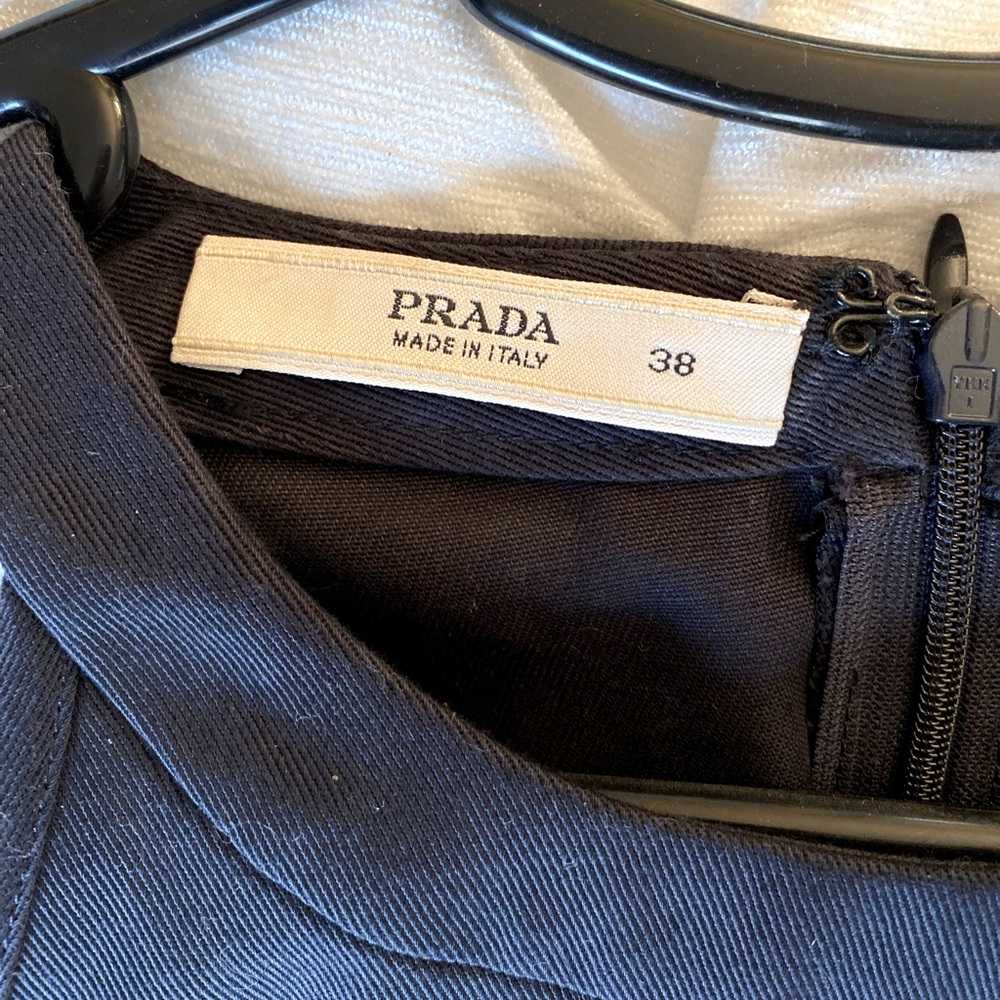 Elegant Prada zipper back top 38